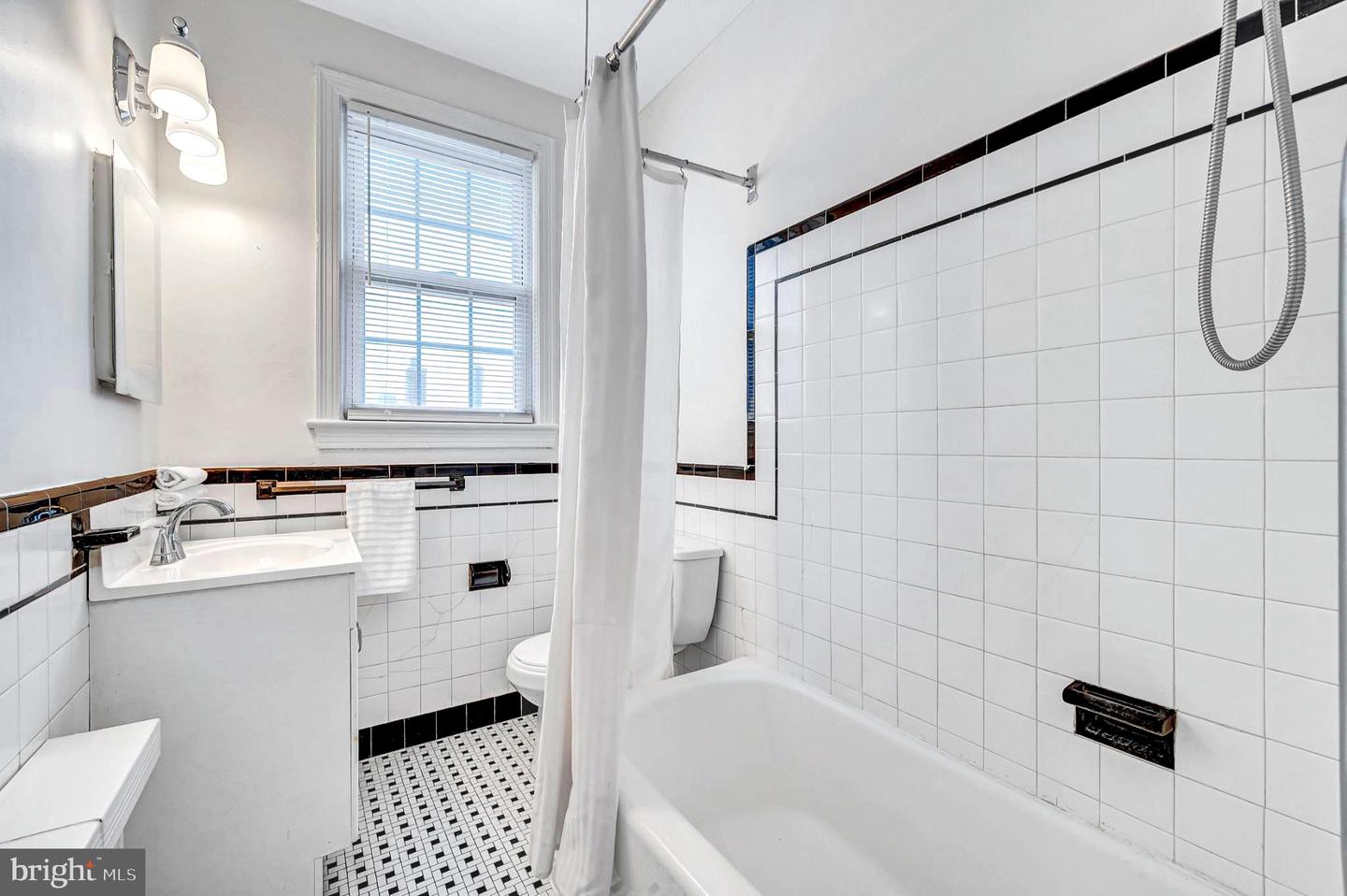 5200 N CAPITOL ST NW #204, WASHINGTON, District Of Columbia 20011, 1 Bedroom Bedrooms, 2 Rooms Rooms,1 BathroomBathrooms,Residential,For sale,5200 N CAPITOL ST NW #204,DCDC2223734 MLS # DCDC2223734 5200 N CAPITOL ST NW #204, WASHINGTON, District Of Columbia 20011, 1 Bedroom Bedrooms, 2 Rooms Rooms,1 BathroomBathrooms,Residential,For sale,5200 N CAPITOL ST NW #204,DCDC2223734 MLS # DCDC2223734