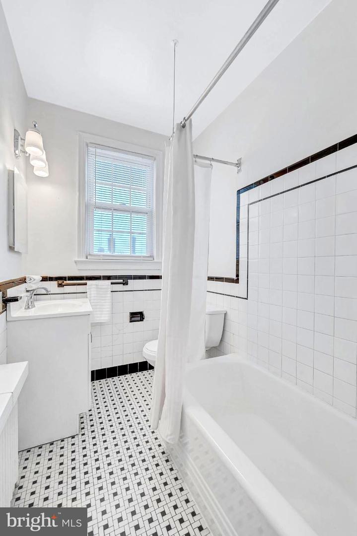 5200 N CAPITOL ST NW #204, WASHINGTON, District Of Columbia 20011, 1 Bedroom Bedrooms, 2 Rooms Rooms,1 BathroomBathrooms,Residential,For sale,5200 N CAPITOL ST NW #204,DCDC2223734 MLS # DCDC2223734 5200 N CAPITOL ST NW #204, WASHINGTON, District Of Columbia 20011, 1 Bedroom Bedrooms, 2 Rooms Rooms,1 BathroomBathrooms,Residential,For sale,5200 N CAPITOL ST NW #204,DCDC2223734 MLS # DCDC2223734