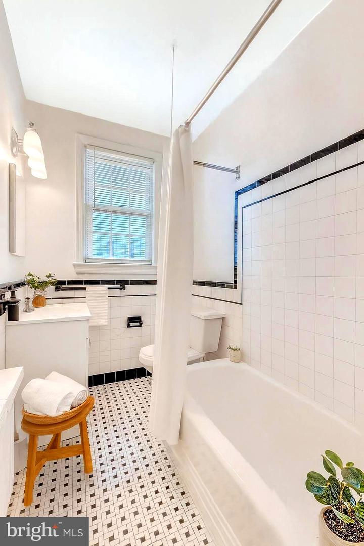 5200 N CAPITOL ST NW #204, WASHINGTON, District Of Columbia 20011, 1 Bedroom Bedrooms, 2 Rooms Rooms,1 BathroomBathrooms,Residential,For sale,5200 N CAPITOL ST NW #204,DCDC2223734 MLS # DCDC2223734 5200 N CAPITOL ST NW #204, WASHINGTON, District Of Columbia 20011, 1 Bedroom Bedrooms, 2 Rooms Rooms,1 BathroomBathrooms,Residential,For sale,5200 N CAPITOL ST NW #204,DCDC2223734 MLS # DCDC2223734