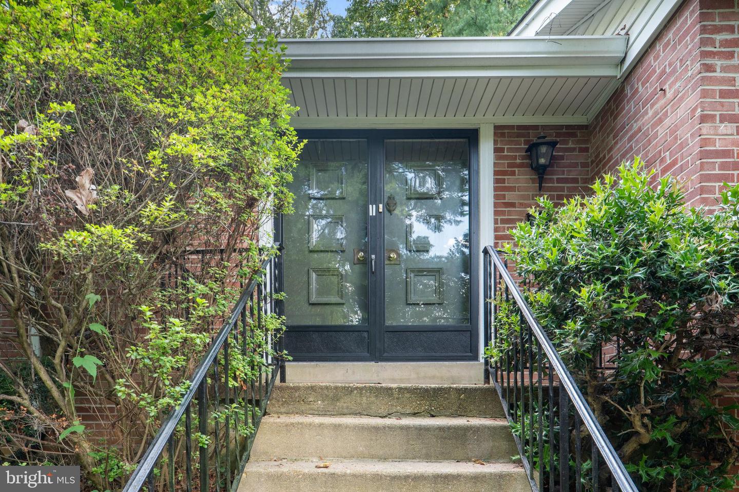 3706 QUAINT ACRES CIR, FALLS CHURCH, Virginia 22041, 5 Bedrooms Bedrooms, 16 Rooms Rooms,3 BathroomsBathrooms,Residential,For sale,3706 QUAINT ACRES CIR,VAFX2268822 MLS # VAFX2268822