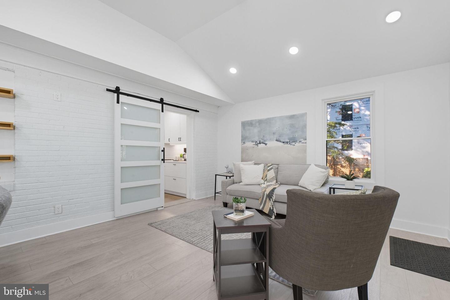 2539 GALLOWS RD, DUNN LORING, Virginia 22027, 5 Bedrooms Bedrooms, 8 Rooms Rooms,3 BathroomsBathrooms,Residential,For sale,2539 GALLOWS RD,VAFX2268848 MLS # VAFX2268848