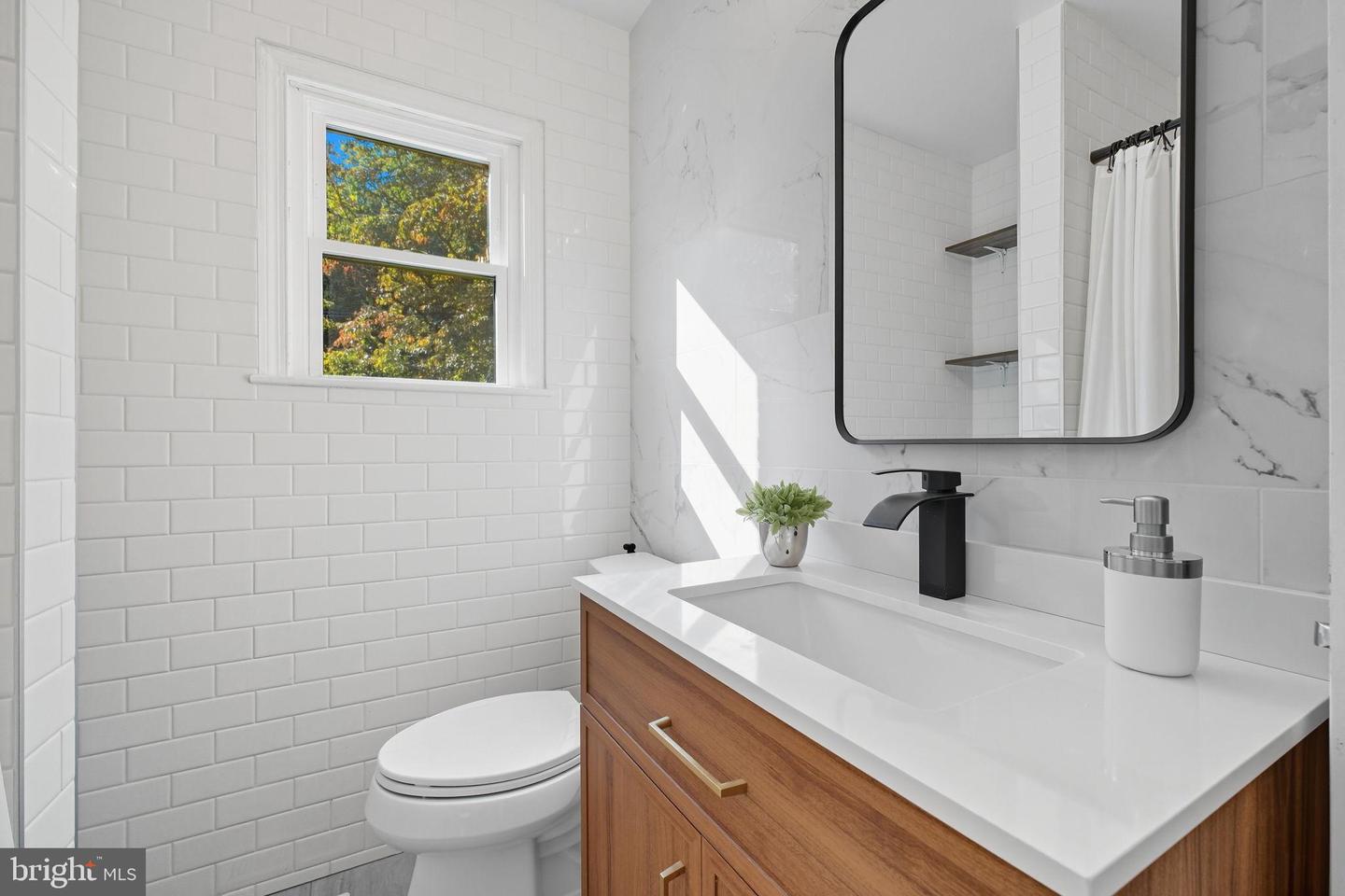 2539 GALLOWS RD, DUNN LORING, Virginia 22027, 5 Bedrooms Bedrooms, 8 Rooms Rooms,3 BathroomsBathrooms,Residential,For sale,2539 GALLOWS RD,VAFX2268848 MLS # VAFX2268848