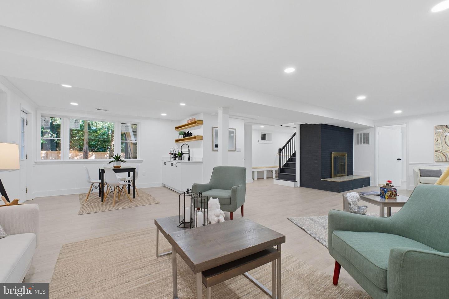 2539 GALLOWS RD, DUNN LORING, Virginia 22027, 5 Bedrooms Bedrooms, 8 Rooms Rooms,3 BathroomsBathrooms,Residential,For sale,2539 GALLOWS RD,VAFX2268848 MLS # VAFX2268848