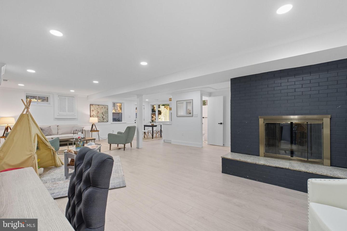 2539 GALLOWS RD, DUNN LORING, Virginia 22027, 5 Bedrooms Bedrooms, 8 Rooms Rooms,3 BathroomsBathrooms,Residential,For sale,2539 GALLOWS RD,VAFX2268848 MLS # VAFX2268848