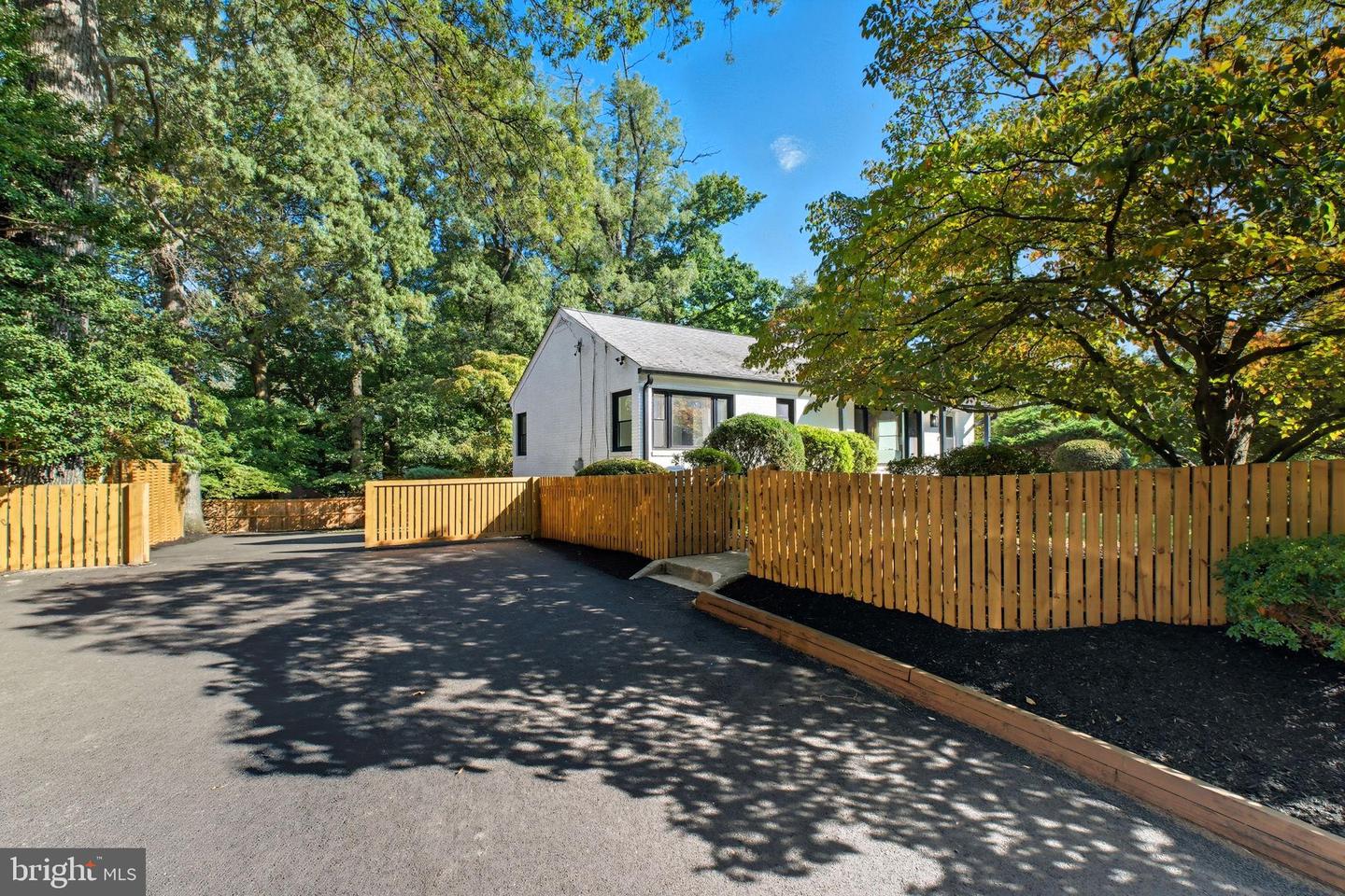 2539 GALLOWS RD, DUNN LORING, Virginia 22027, 5 Bedrooms Bedrooms, 8 Rooms Rooms,3 BathroomsBathrooms,Residential,For sale,2539 GALLOWS RD,VAFX2268848 MLS # VAFX2268848