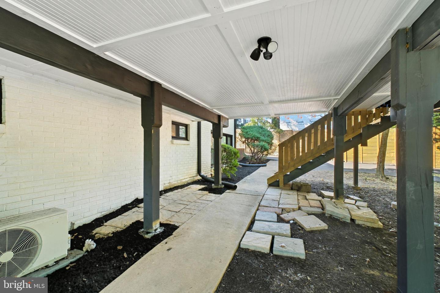 2539 GALLOWS RD, DUNN LORING, Virginia 22027, 5 Bedrooms Bedrooms, 8 Rooms Rooms,3 BathroomsBathrooms,Residential,For sale,2539 GALLOWS RD,VAFX2268848 MLS # VAFX2268848