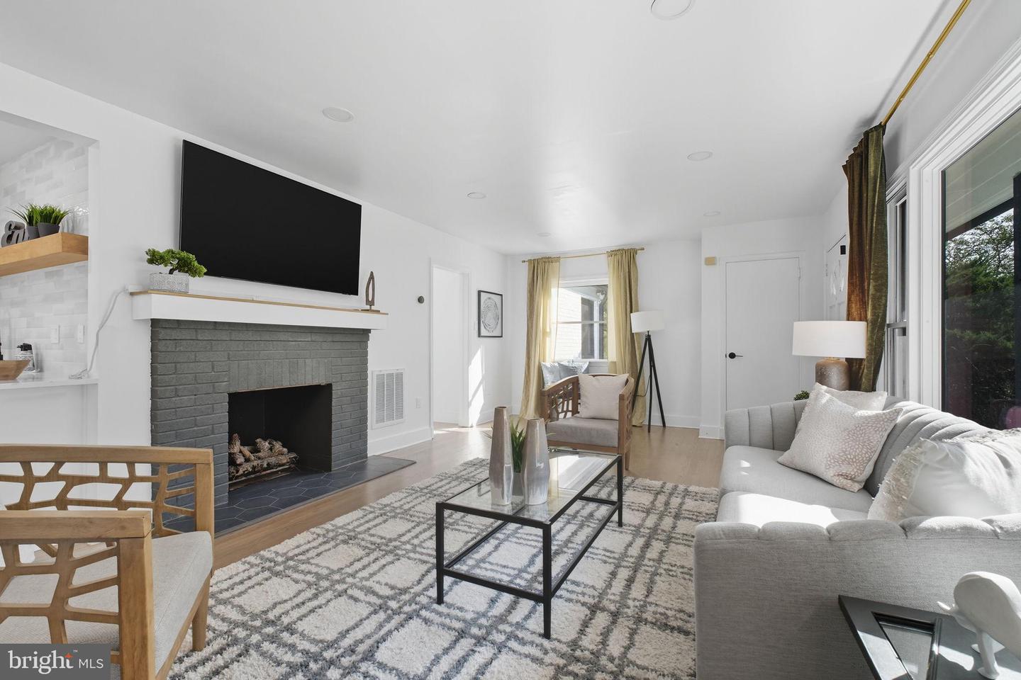 2539 GALLOWS RD, DUNN LORING, Virginia 22027, 5 Bedrooms Bedrooms, 8 Rooms Rooms,3 BathroomsBathrooms,Residential,For sale,2539 GALLOWS RD,VAFX2268848 MLS # VAFX2268848