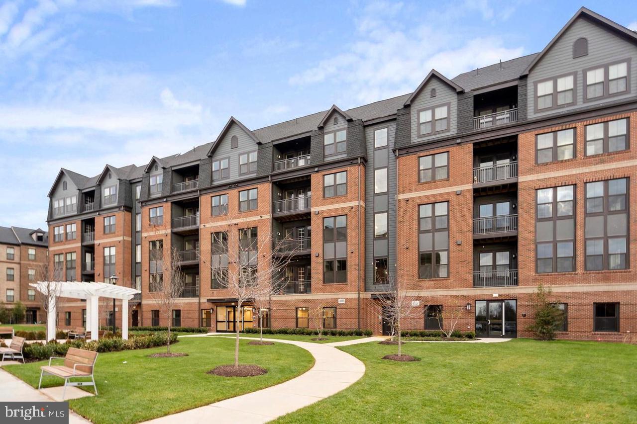 3925 FAIR RIDGE DR #304, FAIRFAX, Virginia 22033, 2 Bedrooms Bedrooms, ,2 BathroomsBathrooms,Residential,For sale,3925 FAIR RIDGE DR #304,VAFX2267770 MLS # VAFX2267770