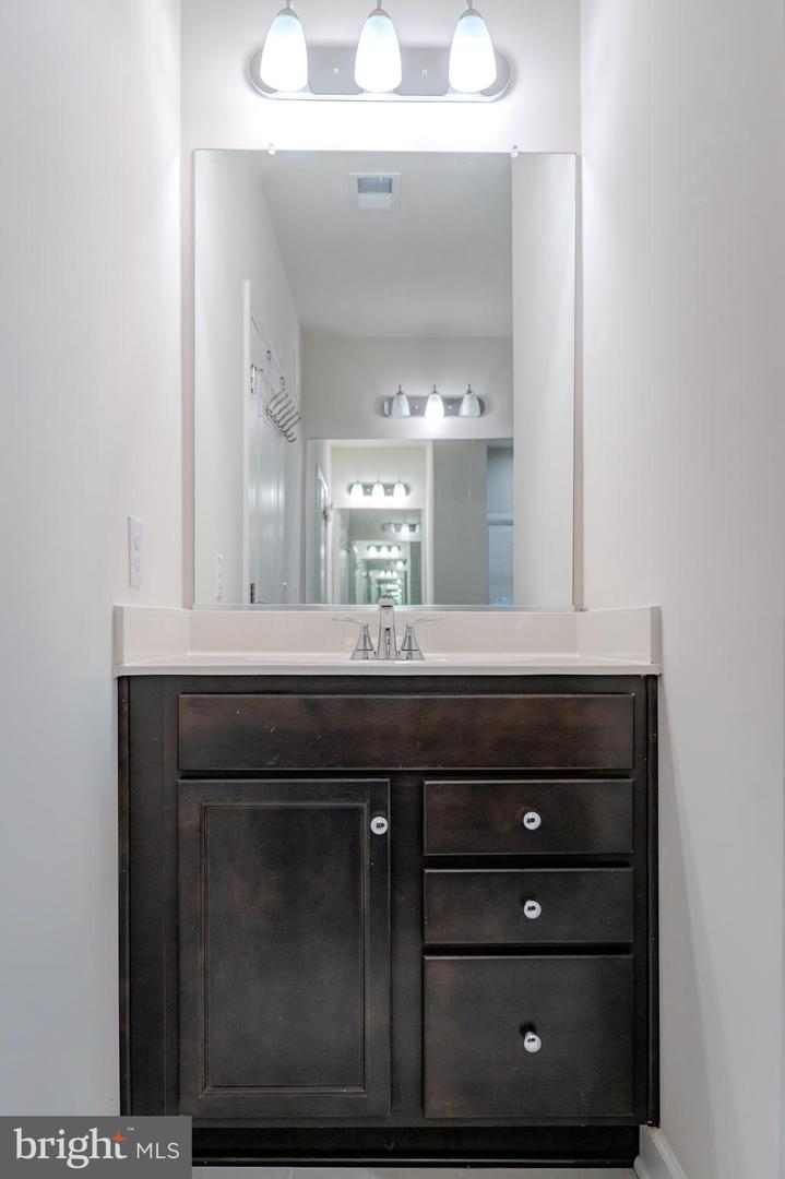 3925 FAIR RIDGE DR #304, FAIRFAX, Virginia 22033, 2 Bedrooms Bedrooms, ,2 BathroomsBathrooms,Residential,For sale,3925 FAIR RIDGE DR #304,VAFX2267770 MLS # VAFX2267770