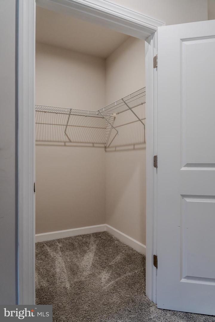 3925 FAIR RIDGE DR #304, FAIRFAX, Virginia 22033, 2 Bedrooms Bedrooms, ,2 BathroomsBathrooms,Residential,For sale,3925 FAIR RIDGE DR #304,VAFX2267770 MLS # VAFX2267770