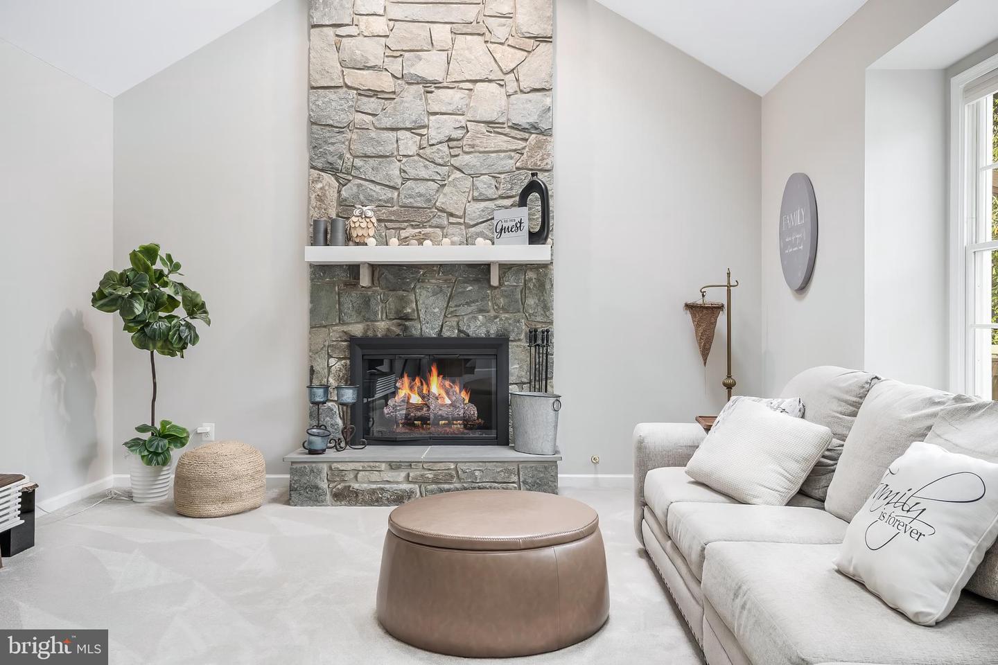 1319 GATESMEADOW WAY, RESTON, Virginia 20194, 4 Bedrooms Bedrooms, ,2 BathroomsBathrooms,Residential,For sale,1319 GATESMEADOW WAY,VAFX2268178 MLS # VAFX2268178