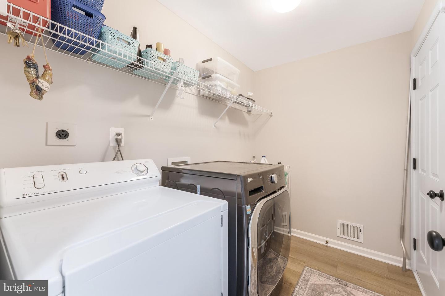 1319 GATESMEADOW WAY, RESTON, Virginia 20194, 4 Bedrooms Bedrooms, ,2 BathroomsBathrooms,Residential,For sale,1319 GATESMEADOW WAY,VAFX2268178 MLS # VAFX2268178