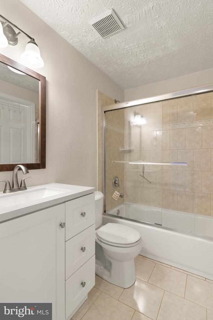 8560 KOLUDER CT, LORTON, Virginia 22079, 2 Bedrooms Bedrooms, ,2 BathroomsBathrooms,Residential,For sale,8560 KOLUDER CT,VAFX2268228 MLS # VAFX2268228