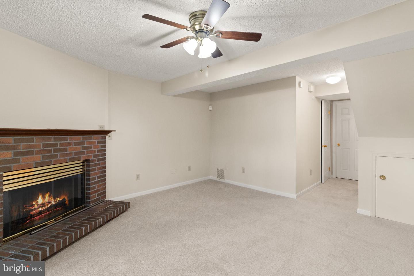8560 KOLUDER CT, LORTON, Virginia 22079, 2 Bedrooms Bedrooms, ,2 BathroomsBathrooms,Residential,For sale,8560 KOLUDER CT,VAFX2268228 MLS # VAFX2268228