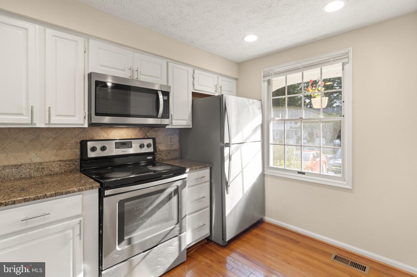 8560 KOLUDER CT, LORTON, Virginia 22079, 2 Bedrooms Bedrooms, ,2 BathroomsBathrooms,Residential,For sale,8560 KOLUDER CT,VAFX2268228 MLS # VAFX2268228
