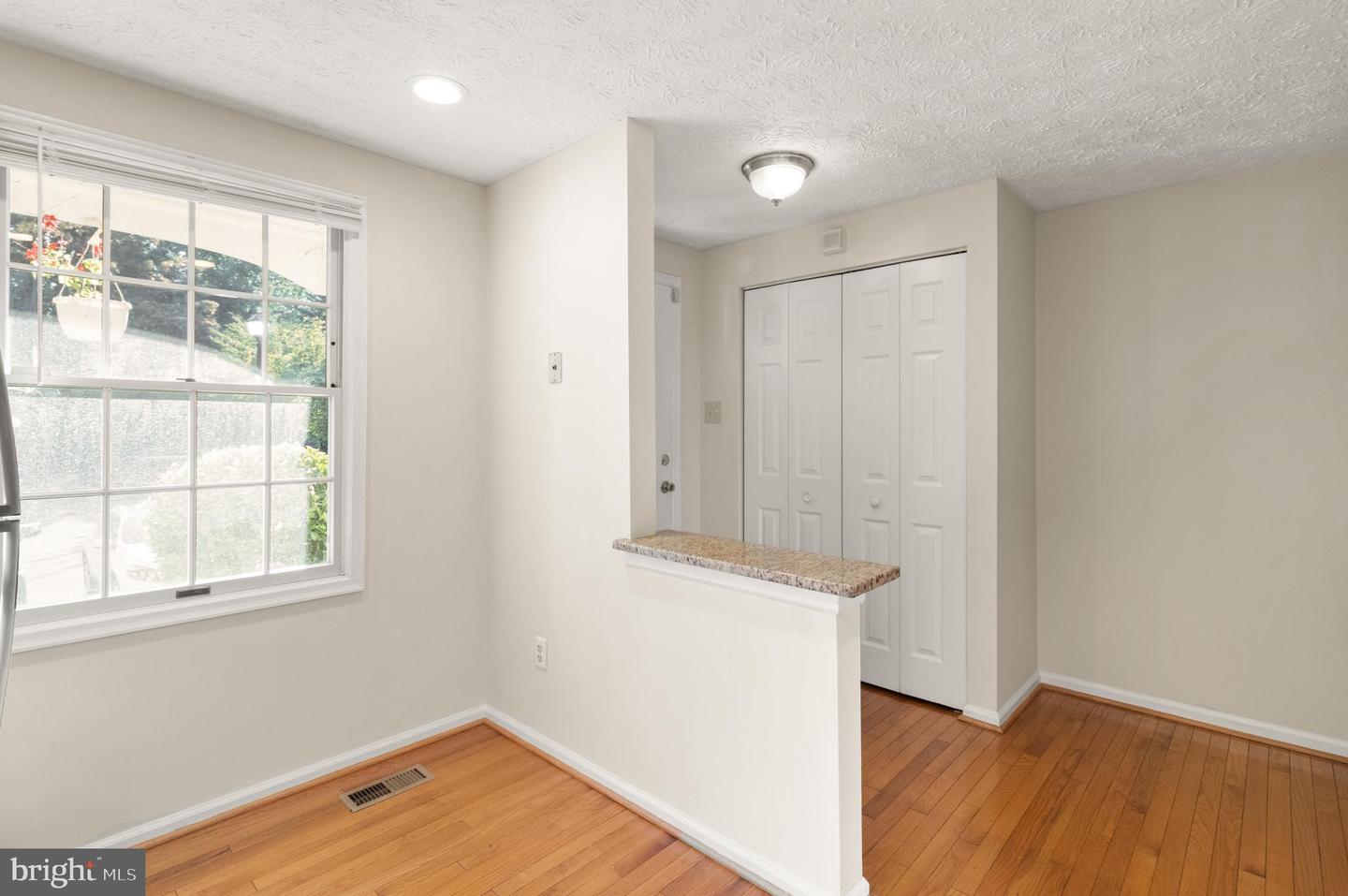 8560 KOLUDER CT, LORTON, Virginia 22079, 2 Bedrooms Bedrooms, ,2 BathroomsBathrooms,Residential,For sale,8560 KOLUDER CT,VAFX2268228 MLS # VAFX2268228