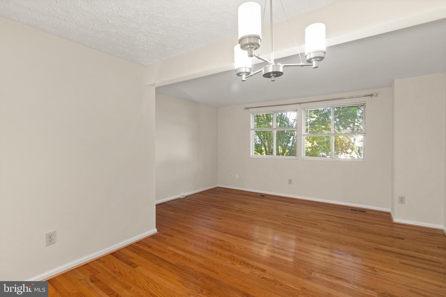 8560 KOLUDER CT, LORTON, Virginia 22079, 2 Bedrooms Bedrooms, ,2 BathroomsBathrooms,Residential,For sale,8560 KOLUDER CT,VAFX2268228 MLS # VAFX2268228