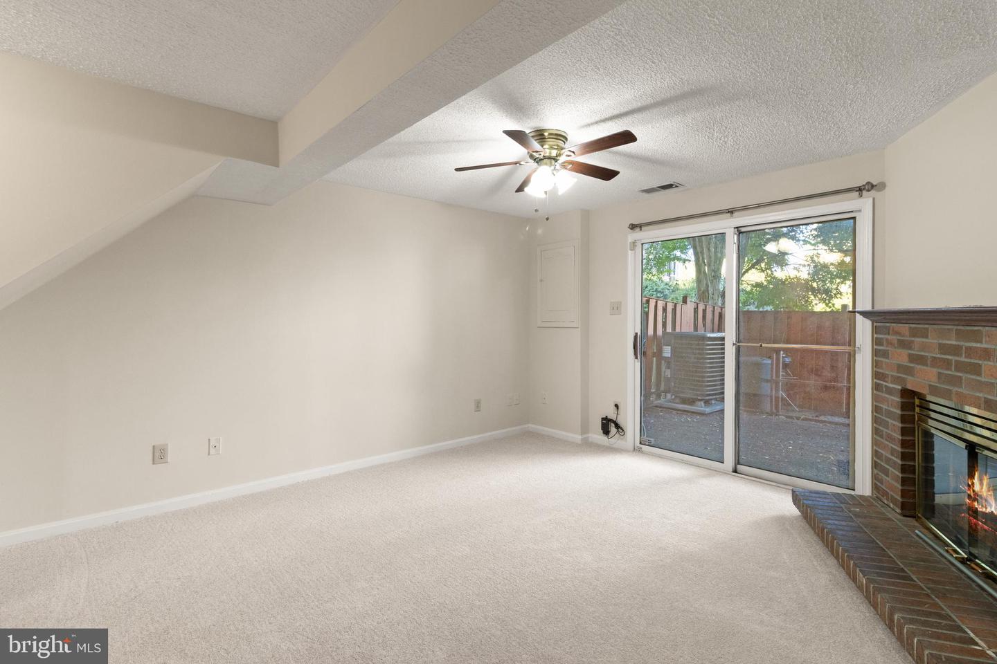 8560 KOLUDER CT, LORTON, Virginia 22079, 2 Bedrooms Bedrooms, ,2 BathroomsBathrooms,Residential,For sale,8560 KOLUDER CT,VAFX2268228 MLS # VAFX2268228