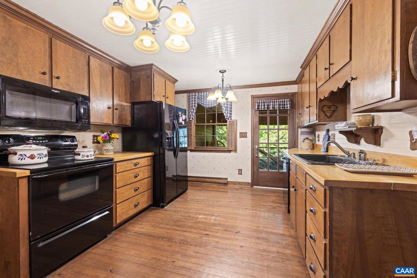 9290 OLD GREEN MOUNTAIN RD, ESMONT, Virginia 22937, 3 Bedrooms Bedrooms, ,2 BathroomsBathrooms,Residential,For sale,9290 OLD GREEN MOUNTAIN RD,669178 MLS # 669178