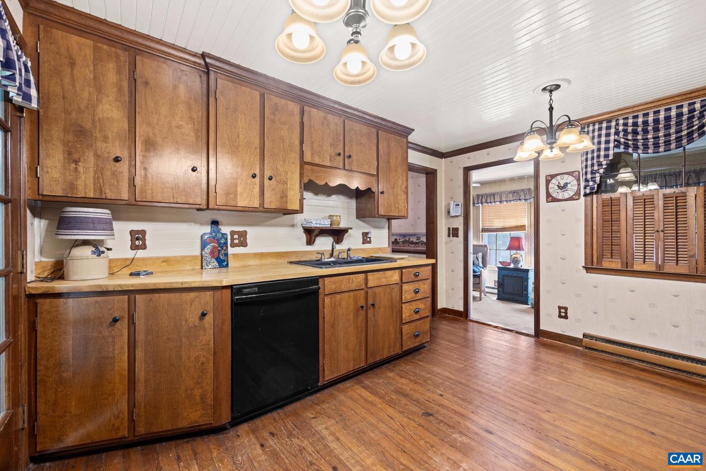 9290 OLD GREEN MOUNTAIN RD, ESMONT, Virginia 22937, 3 Bedrooms Bedrooms, ,2 BathroomsBathrooms,Residential,For sale,9290 OLD GREEN MOUNTAIN RD,669178 MLS # 669178