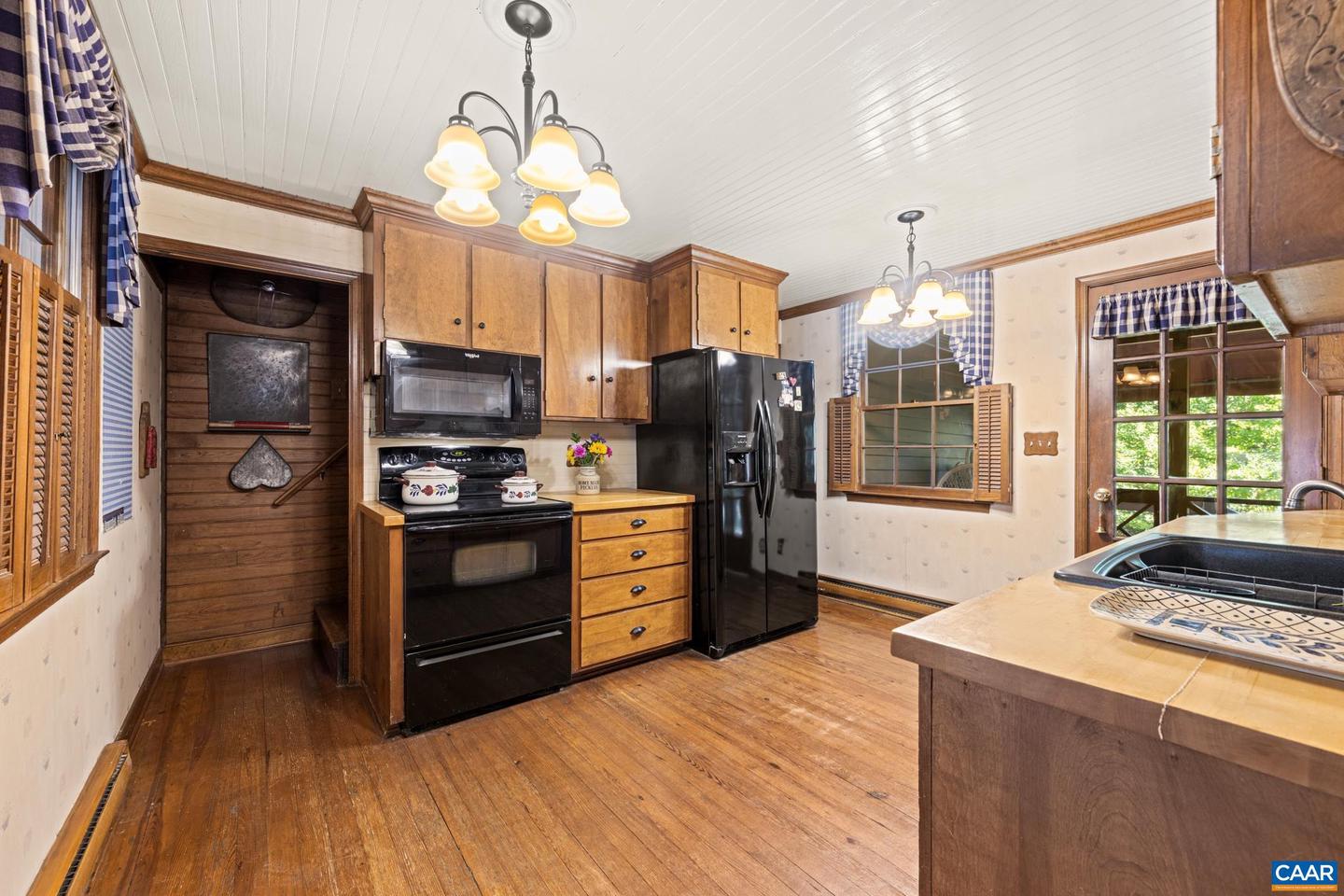 9290 OLD GREEN MOUNTAIN RD, ESMONT, Virginia 22937, 3 Bedrooms Bedrooms, ,2 BathroomsBathrooms,Residential,For sale,9290 OLD GREEN MOUNTAIN RD,669178 MLS # 669178