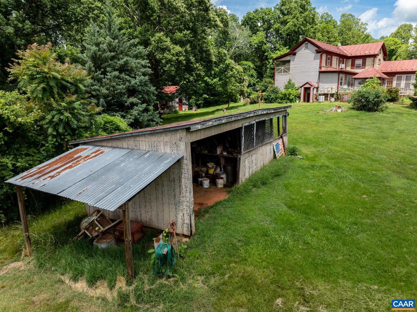 9290 OLD GREEN MOUNTAIN RD, ESMONT, Virginia 22937, 3 Bedrooms Bedrooms, ,2 BathroomsBathrooms,Residential,For sale,9290 OLD GREEN MOUNTAIN RD,669178 MLS # 669178