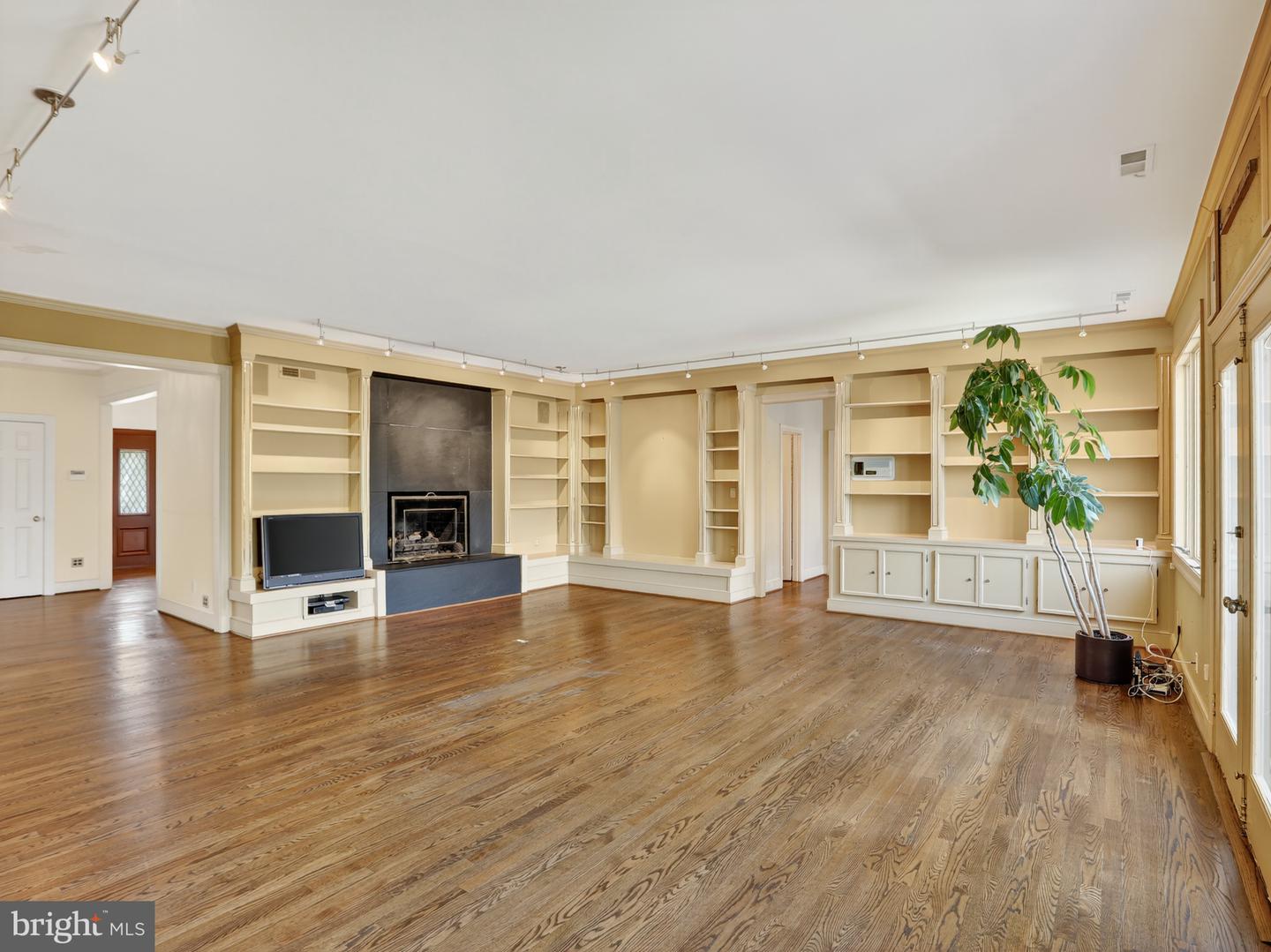 1209 ALDEBARAN DR, MCLEAN, Virginia 22101, 7 Bedrooms Bedrooms, ,5 BathroomsBathrooms,Residential,For sale,1209 ALDEBARAN DR,VAFX2268622 MLS # VAFX2268622