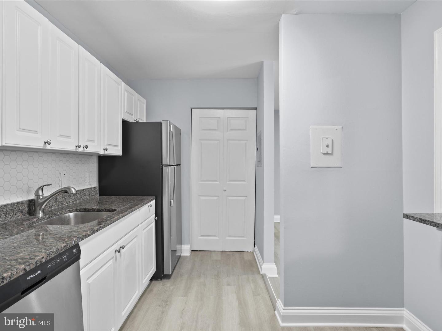 501 N ARMISTEAD ST N #302, ALEXANDRIA, Virginia 22312, 1 Bedroom Bedrooms, 3 Rooms Rooms,1 BathroomBathrooms,Residential,For sale,501 N ARMISTEAD ST N #302,VAAX2050088 MLS # VAAX2050088