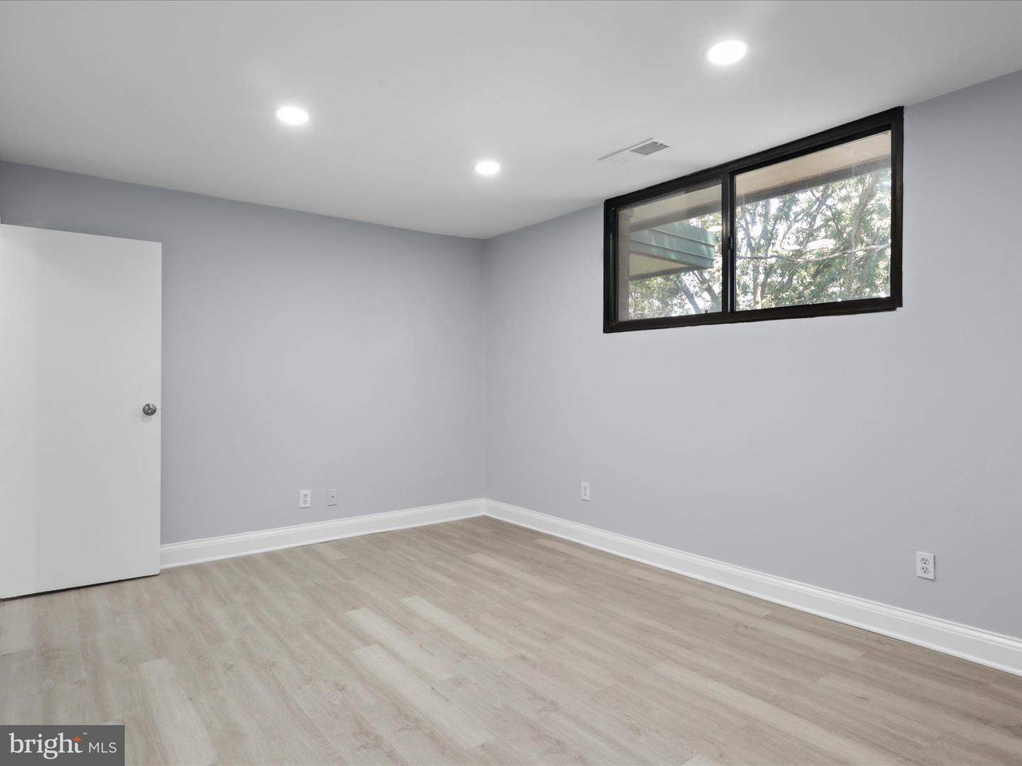 501 N ARMISTEAD ST N #302, ALEXANDRIA, Virginia 22312, 1 Bedroom Bedrooms, 3 Rooms Rooms,1 BathroomBathrooms,Residential,For sale,501 N ARMISTEAD ST N #302,VAAX2050088 MLS # VAAX2050088