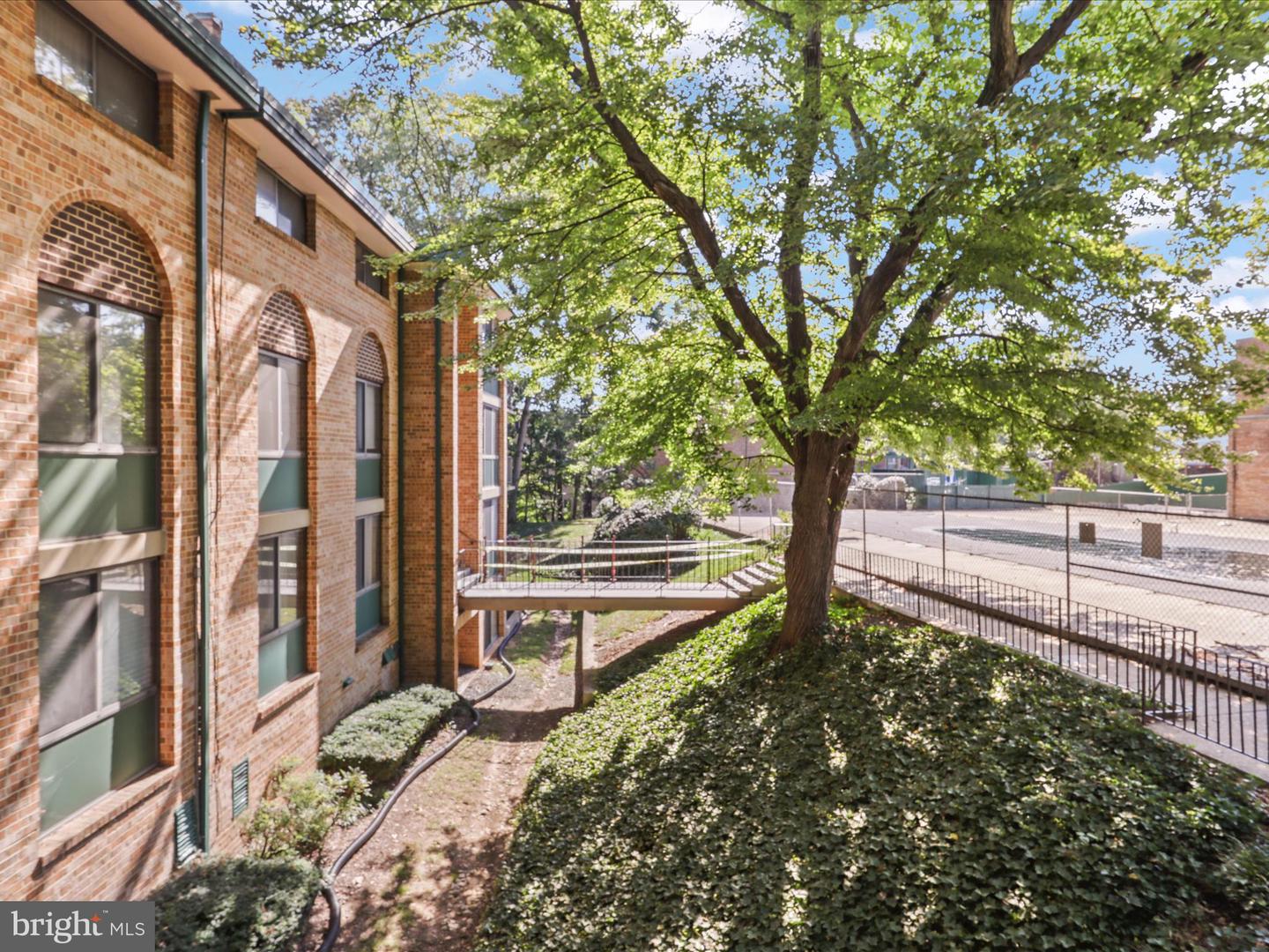 501 N ARMISTEAD ST N #302, ALEXANDRIA, Virginia 22312, 1 Bedroom Bedrooms, 3 Rooms Rooms,1 BathroomBathrooms,Residential,For sale,501 N ARMISTEAD ST N #302,VAAX2050088 MLS # VAAX2050088