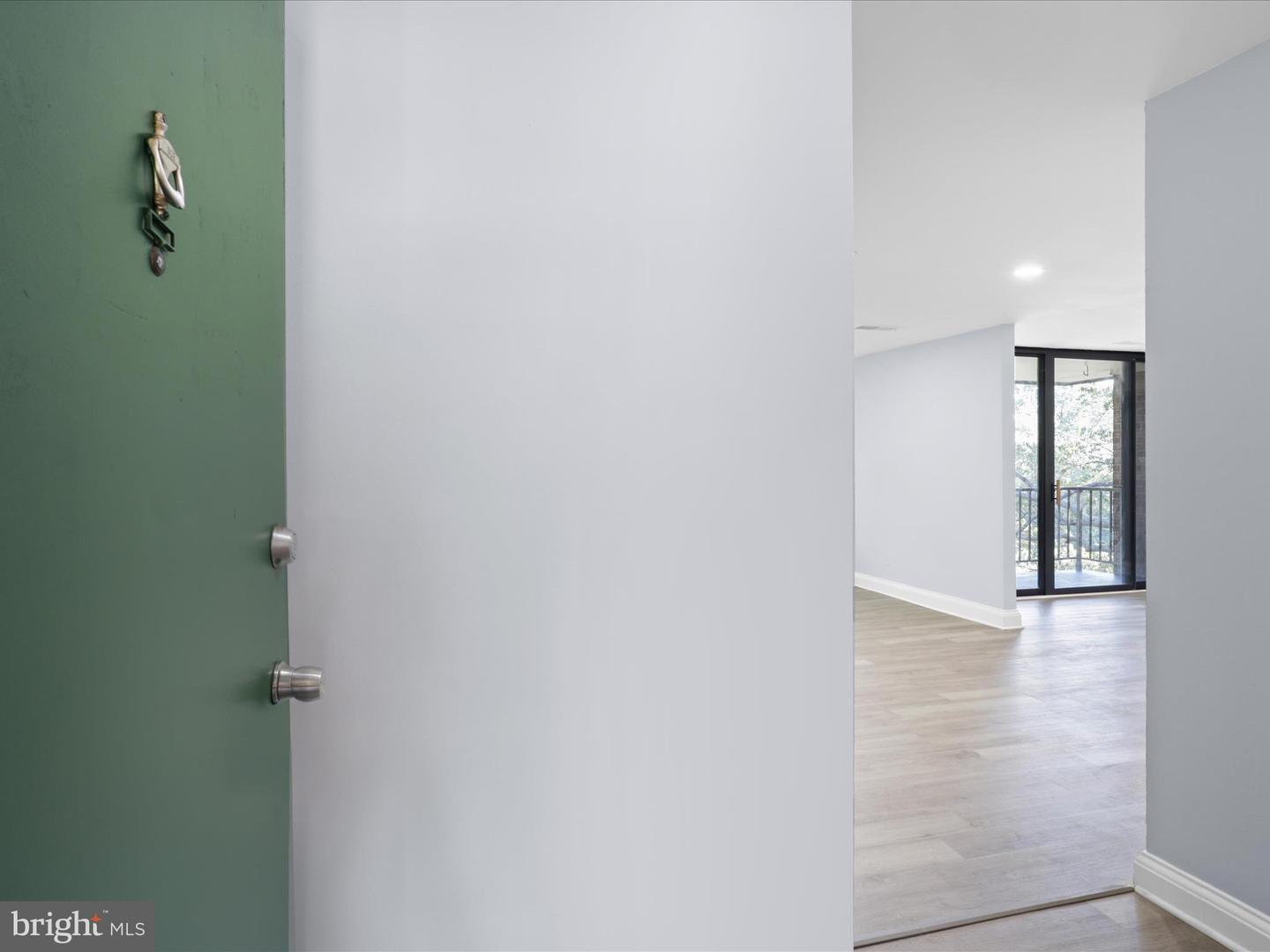 501 N ARMISTEAD ST N #302, ALEXANDRIA, Virginia 22312, 1 Bedroom Bedrooms, 3 Rooms Rooms,1 BathroomBathrooms,Residential,For sale,501 N ARMISTEAD ST N #302,VAAX2050088 MLS # VAAX2050088