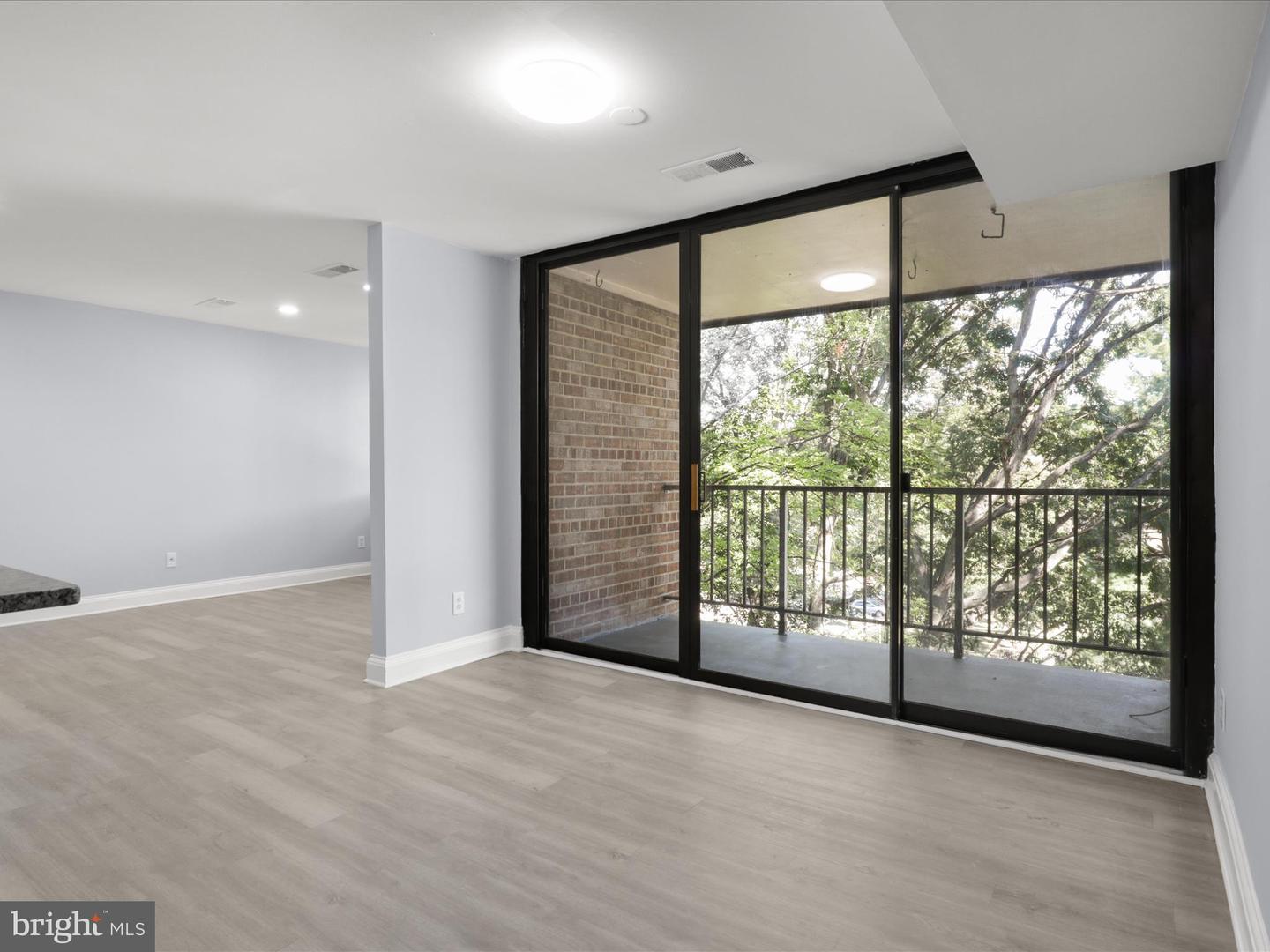 501 N ARMISTEAD ST N #302, ALEXANDRIA, Virginia 22312, 1 Bedroom Bedrooms, 3 Rooms Rooms,1 BathroomBathrooms,Residential,For sale,501 N ARMISTEAD ST N #302,VAAX2050088 MLS # VAAX2050088