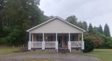 220 CAMDEN ST, DILLWYN, Virginia 23936, 3 Bedrooms Bedrooms, ,2 BathroomsBathrooms,Residential,For sale,220 CAMDEN ST,669274 MLS # 669274