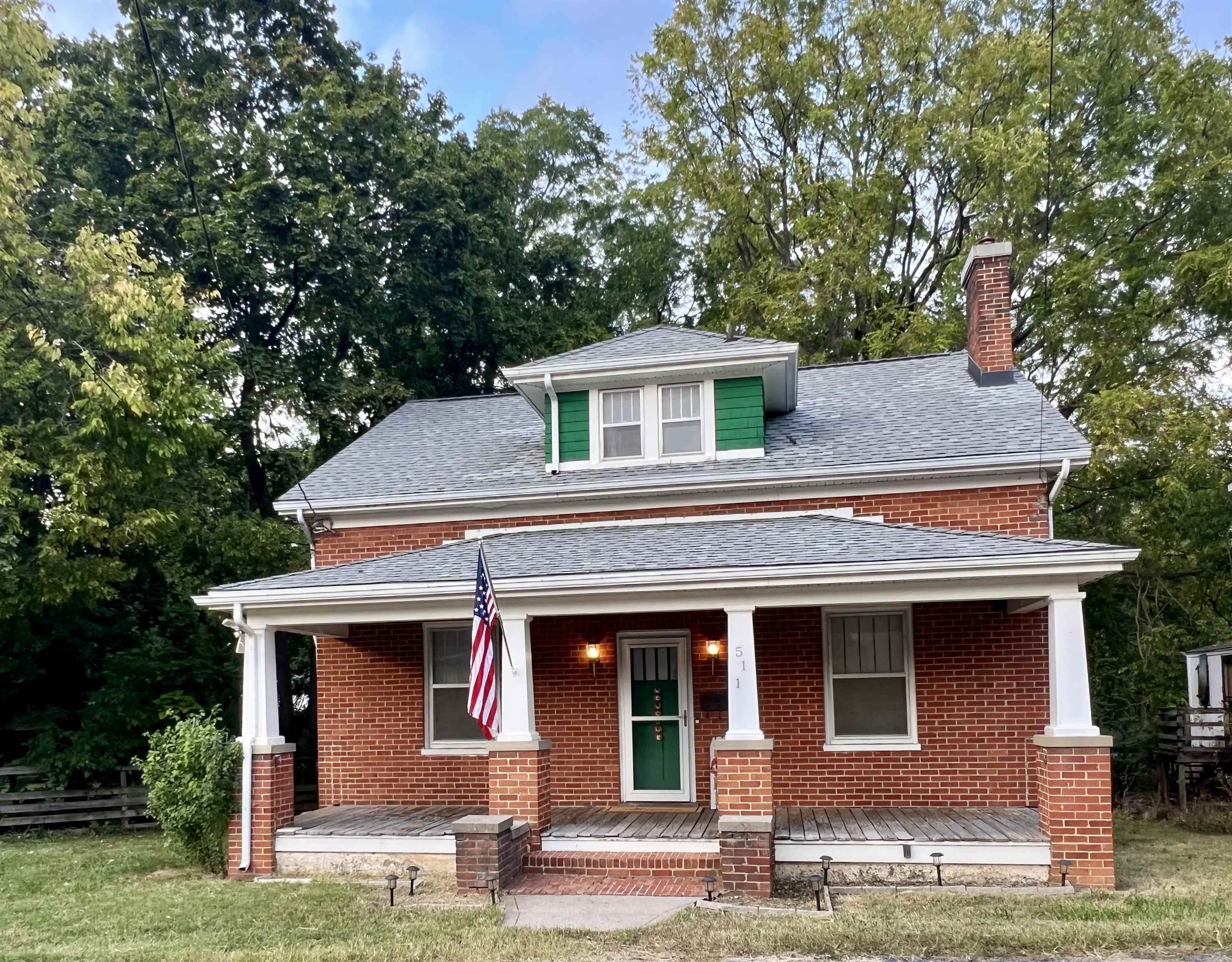 511 BOWLING ST, STAUNTON, Virginia 24401, 3 Bedrooms Bedrooms, ,1 BathroomBathrooms,Residential,511 BOWLING ST,669276 MLS # 669276
