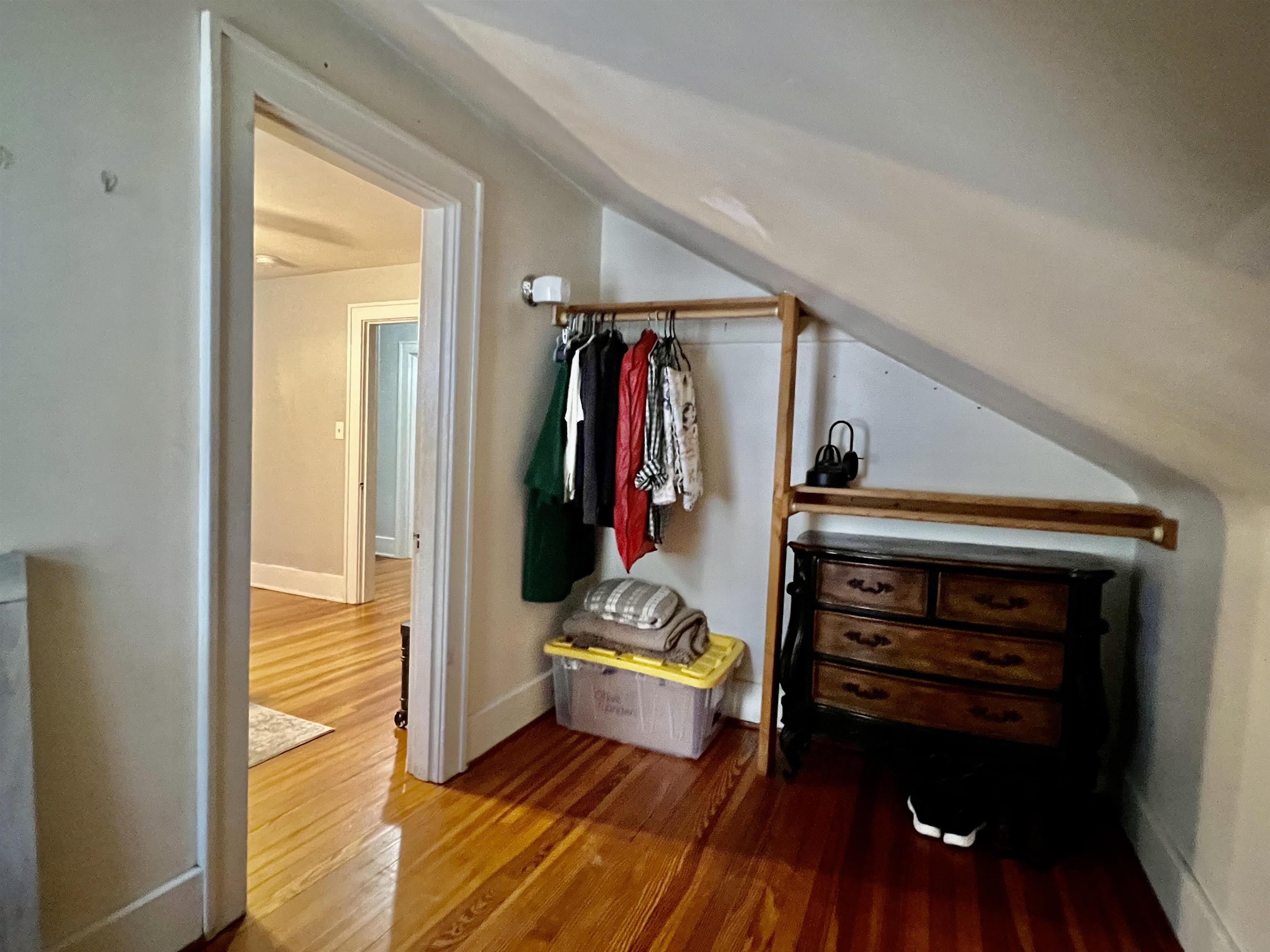 511 BOWLING ST, STAUNTON, Virginia 24401, 3 Bedrooms Bedrooms, ,1 BathroomBathrooms,Residential,511 BOWLING ST,669276 MLS # 669276