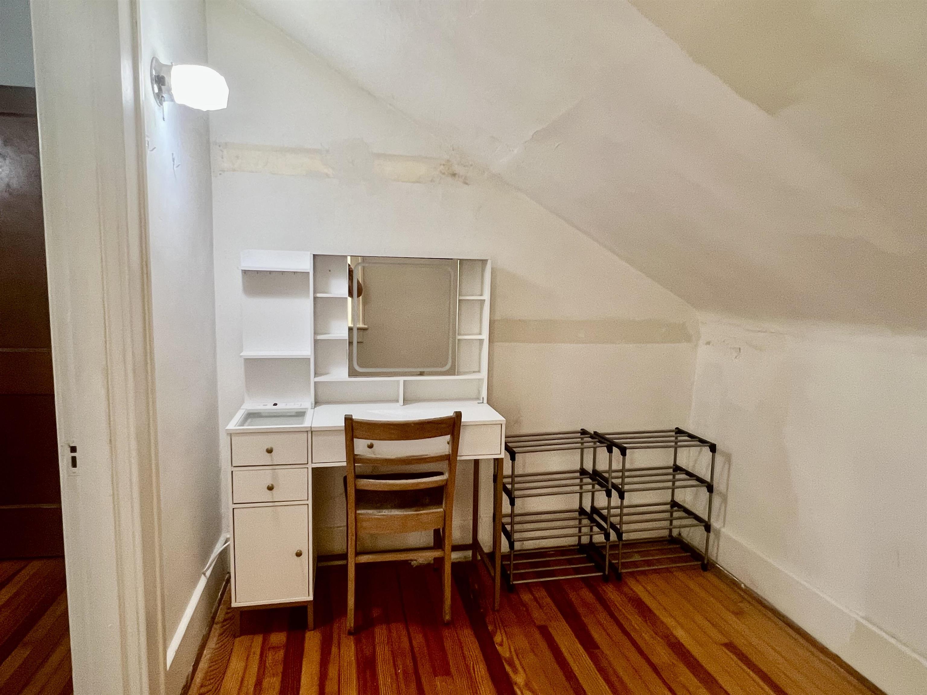 511 BOWLING ST, STAUNTON, Virginia 24401, 3 Bedrooms Bedrooms, ,1 BathroomBathrooms,Residential,511 BOWLING ST,669276 MLS # 669276