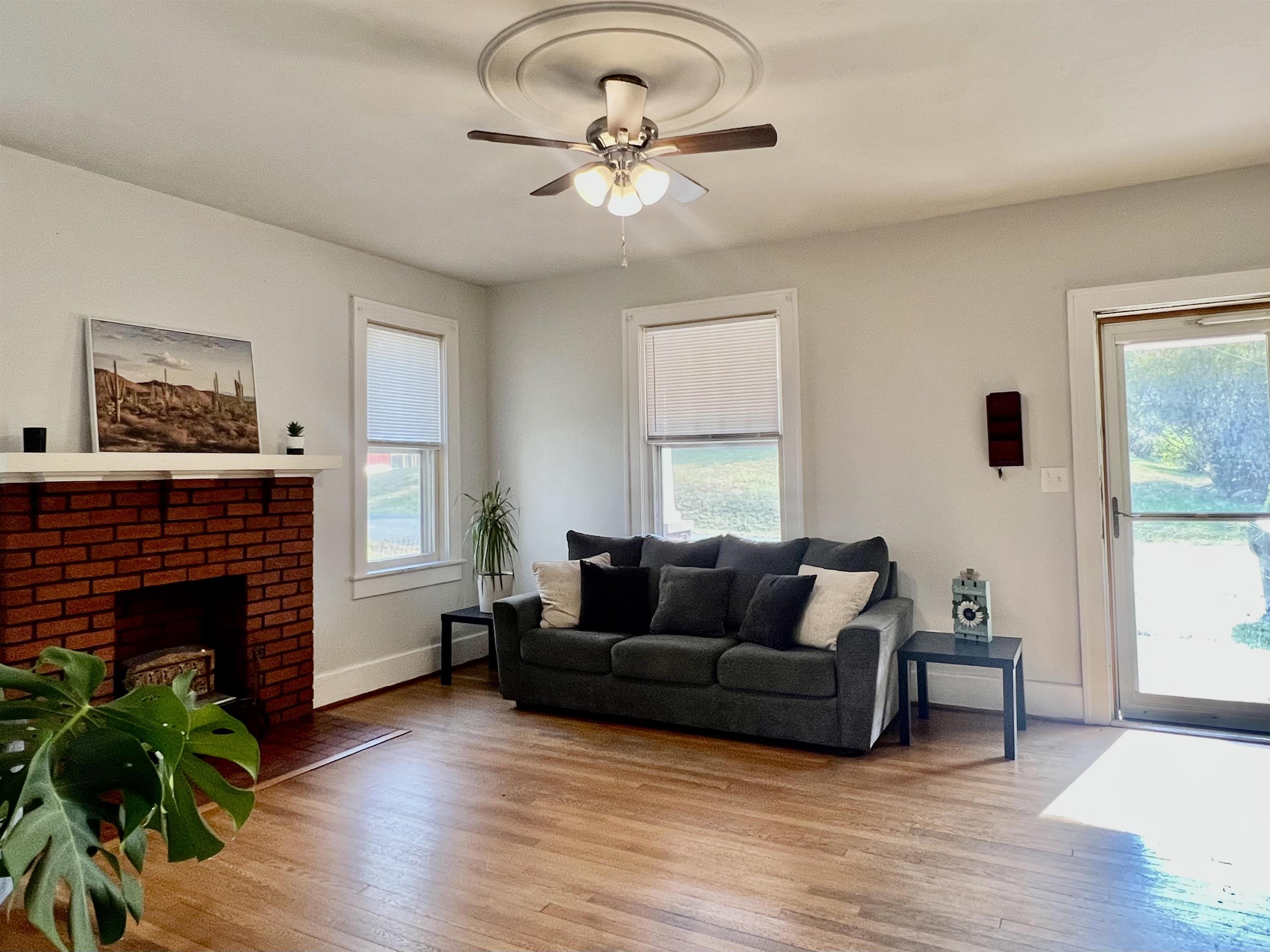 511 BOWLING ST, STAUNTON, Virginia 24401, 3 Bedrooms Bedrooms, ,1 BathroomBathrooms,Residential,511 BOWLING ST,669276 MLS # 669276