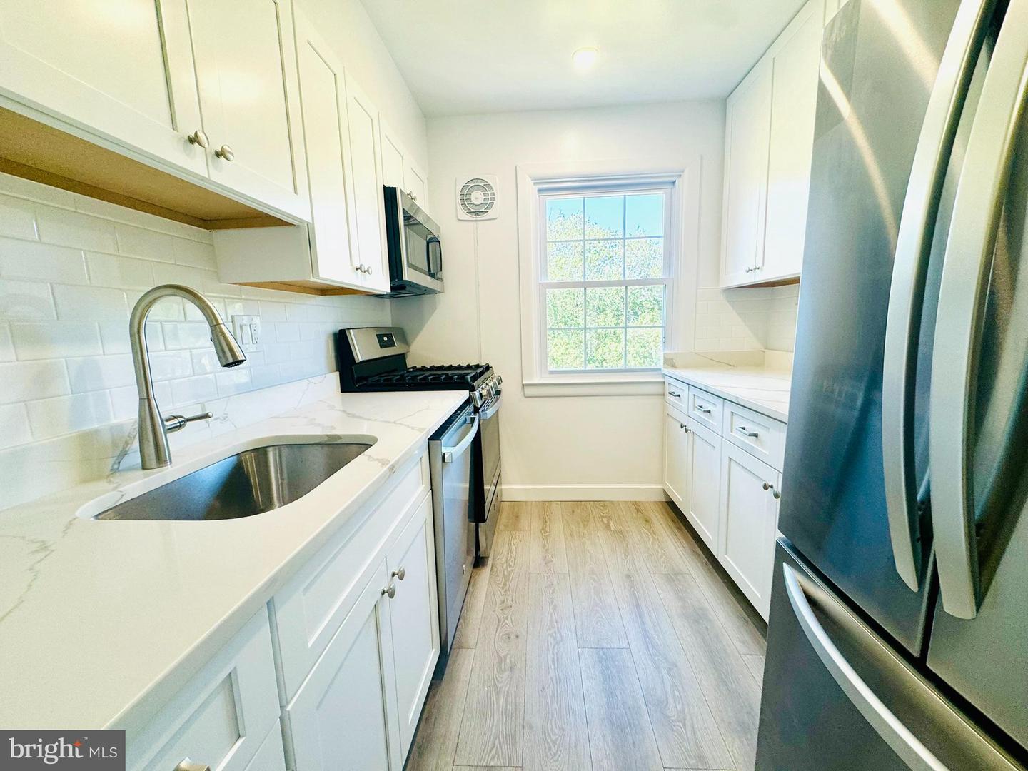 9455 FAIRFAX BLVD #302, FAIRFAX, Virginia 22031, 2 Bedrooms Bedrooms, 3 Rooms Rooms,1 BathroomBathrooms,Residential,For sale,9455 FAIRFAX BLVD #302,VAFC2006898 MLS # VAFC2006898