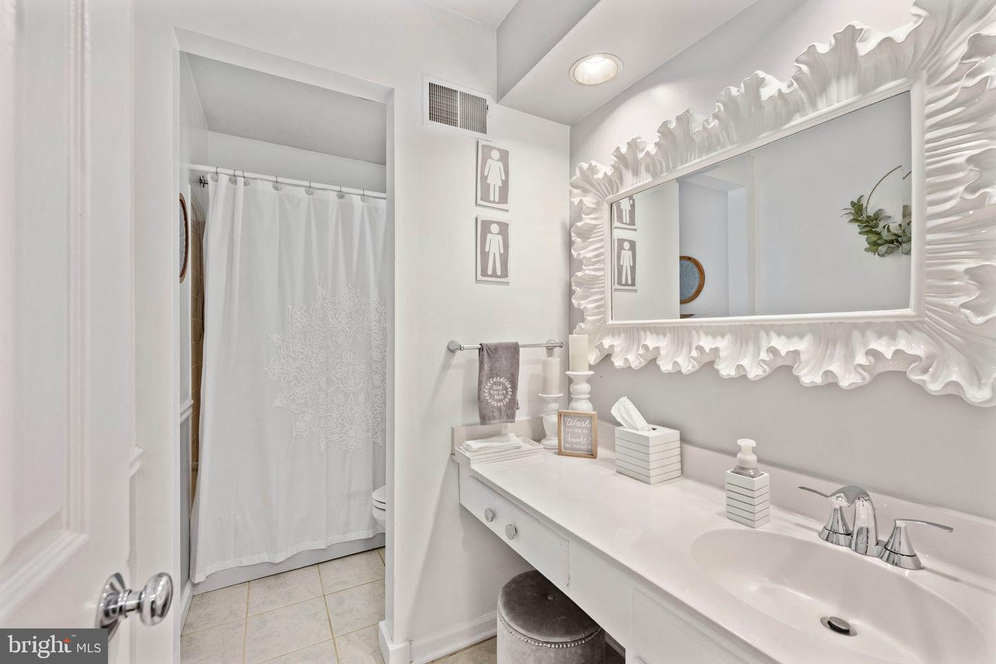 12865 MILL HOUSE CT, WOODBRIDGE, Virginia 22192, 3 Bedrooms Bedrooms, ,3 BathroomsBathrooms,Residential,For sale,12865 MILL HOUSE CT,VAPW2104170 MLS # VAPW2104170