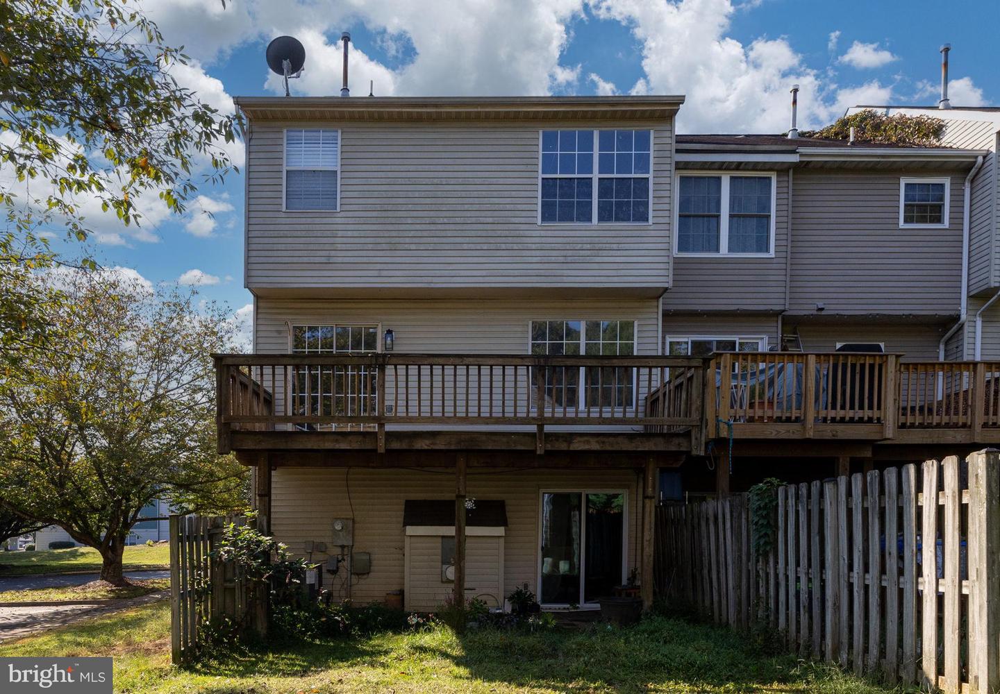 209 BACKRIDGE CT, FREDERICKSBURG, Virginia 22406, 3 Bedrooms Bedrooms, 10 Rooms Rooms,2 BathroomsBathrooms,Residential,For sale,209 BACKRIDGE CT,VAST2042888 MLS # VAST2042888