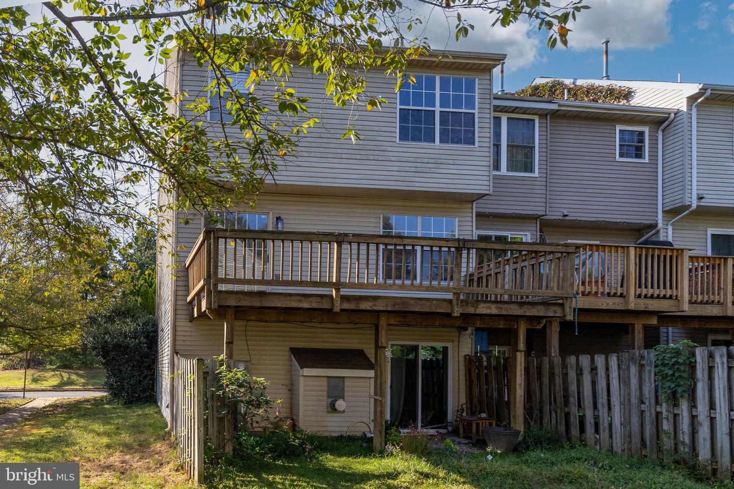 209 BACKRIDGE CT, FREDERICKSBURG, Virginia 22406, 3 Bedrooms Bedrooms, 10 Rooms Rooms,2 BathroomsBathrooms,Residential,For sale,209 BACKRIDGE CT,VAST2042888 MLS # VAST2042888