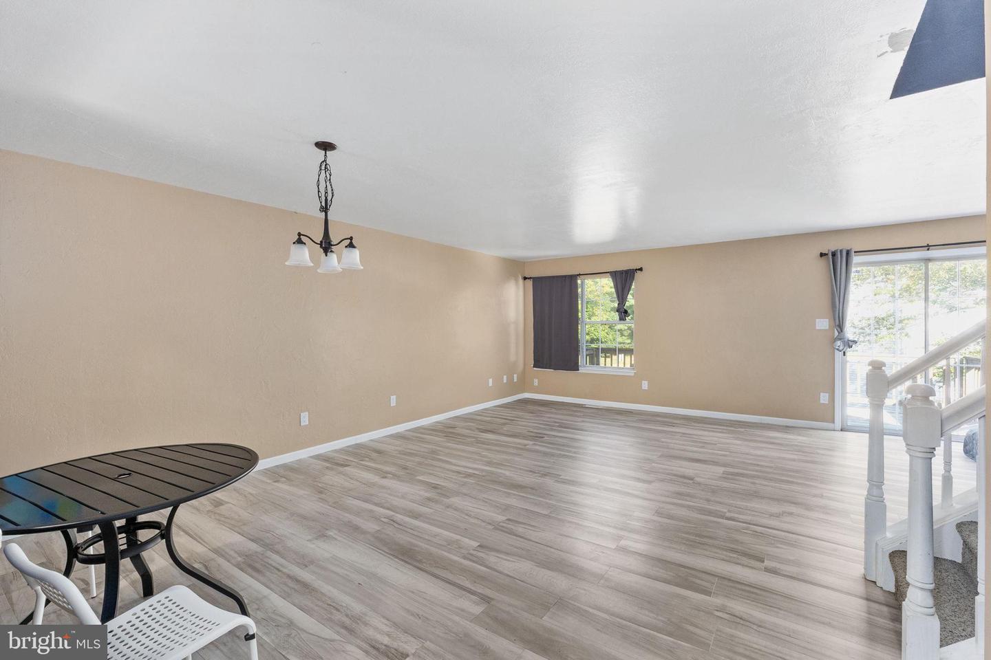 209 BACKRIDGE CT, FREDERICKSBURG, Virginia 22406, 3 Bedrooms Bedrooms, 10 Rooms Rooms,2 BathroomsBathrooms,Residential,For sale,209 BACKRIDGE CT,VAST2042888 MLS # VAST2042888