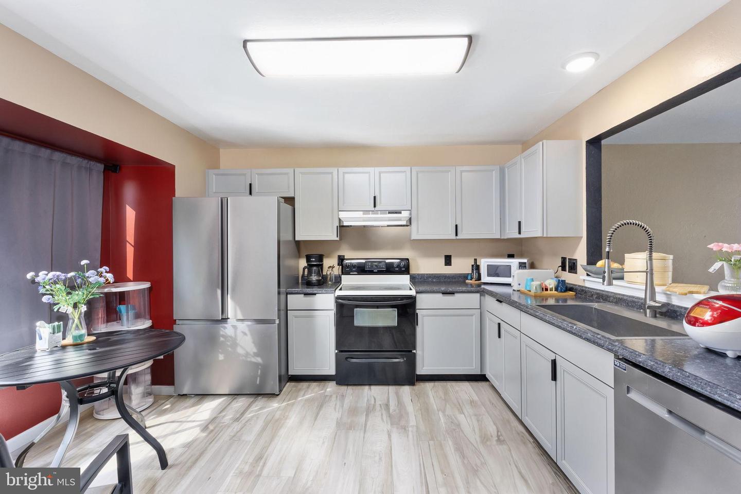 209 BACKRIDGE CT, FREDERICKSBURG, Virginia 22406, 3 Bedrooms Bedrooms, 10 Rooms Rooms,2 BathroomsBathrooms,Residential,For sale,209 BACKRIDGE CT,VAST2042888 MLS # VAST2042888