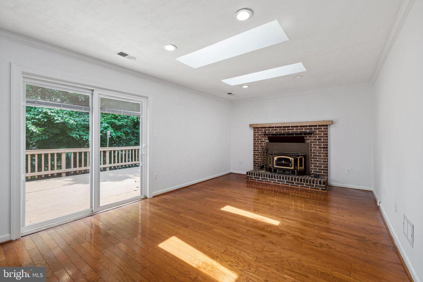 8321 TERRA GRANDE AVE, SPRINGFIELD, Virginia 22153, 5 Bedrooms Bedrooms, ,3 BathroomsBathrooms,Residential,For sale,8321 TERRA GRANDE AVE,VAFX2268904 MLS # VAFX2268904