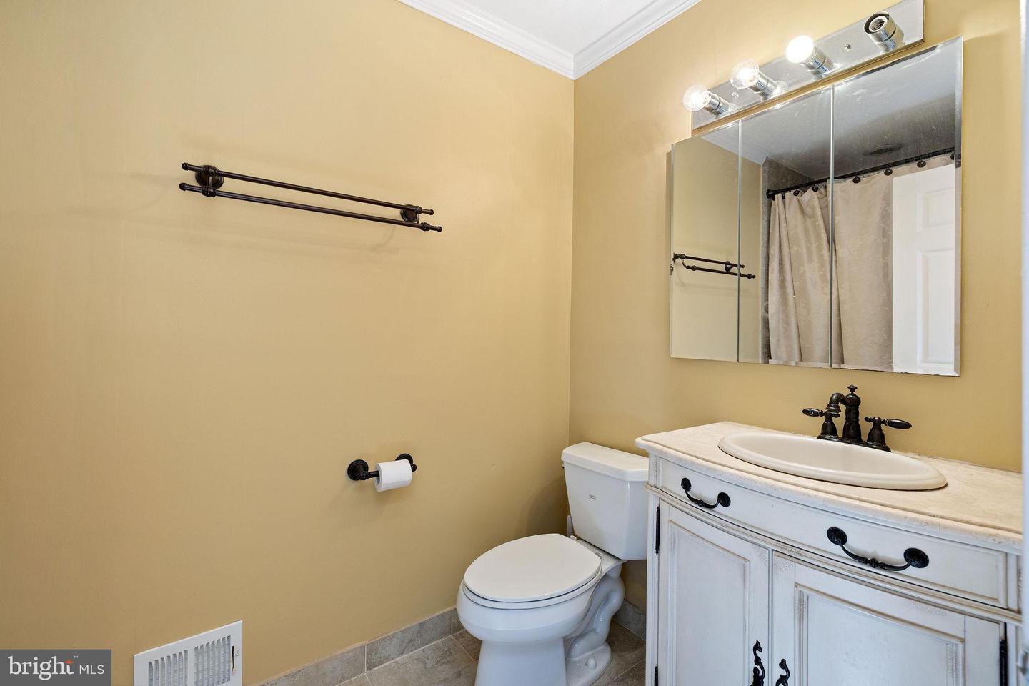 8321 TERRA GRANDE AVE, SPRINGFIELD, Virginia 22153, 5 Bedrooms Bedrooms, ,3 BathroomsBathrooms,Residential,For sale,8321 TERRA GRANDE AVE,VAFX2268904 MLS # VAFX2268904