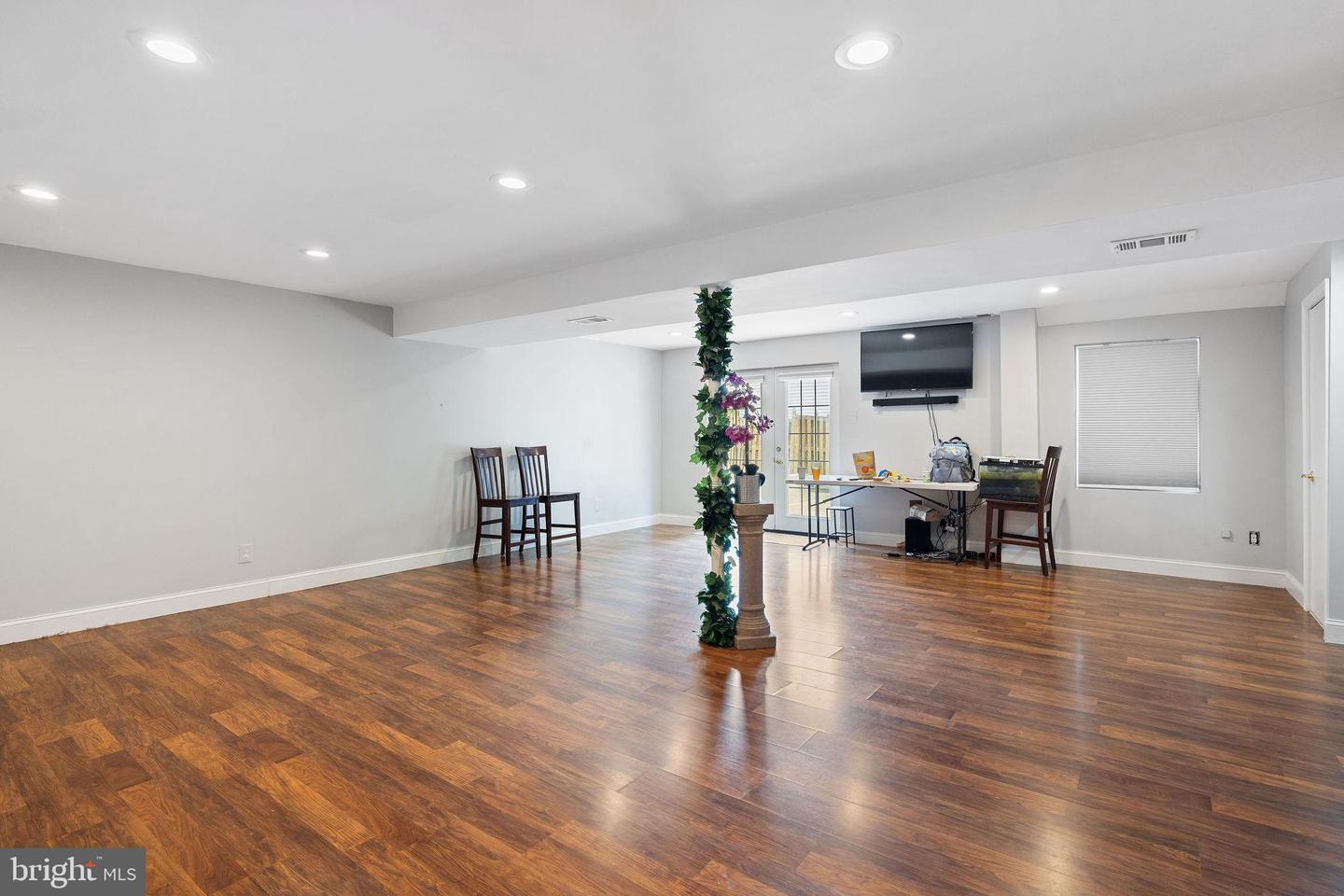 8321 TERRA GRANDE AVE, SPRINGFIELD, Virginia 22153, 5 Bedrooms Bedrooms, ,3 BathroomsBathrooms,Residential,For sale,8321 TERRA GRANDE AVE,VAFX2268904 MLS # VAFX2268904