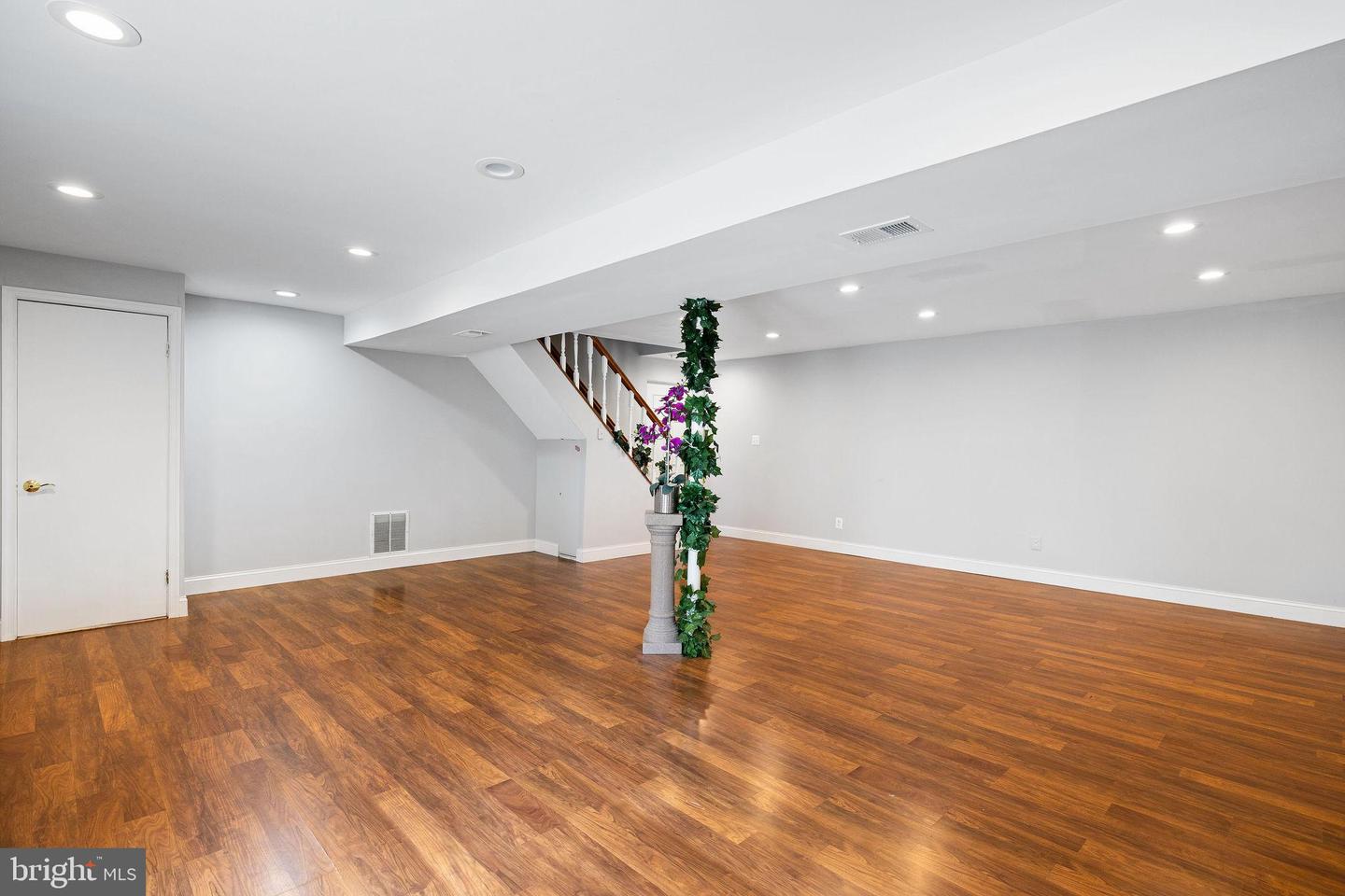 8321 TERRA GRANDE AVE, SPRINGFIELD, Virginia 22153, 5 Bedrooms Bedrooms, ,3 BathroomsBathrooms,Residential,For sale,8321 TERRA GRANDE AVE,VAFX2268904 MLS # VAFX2268904
