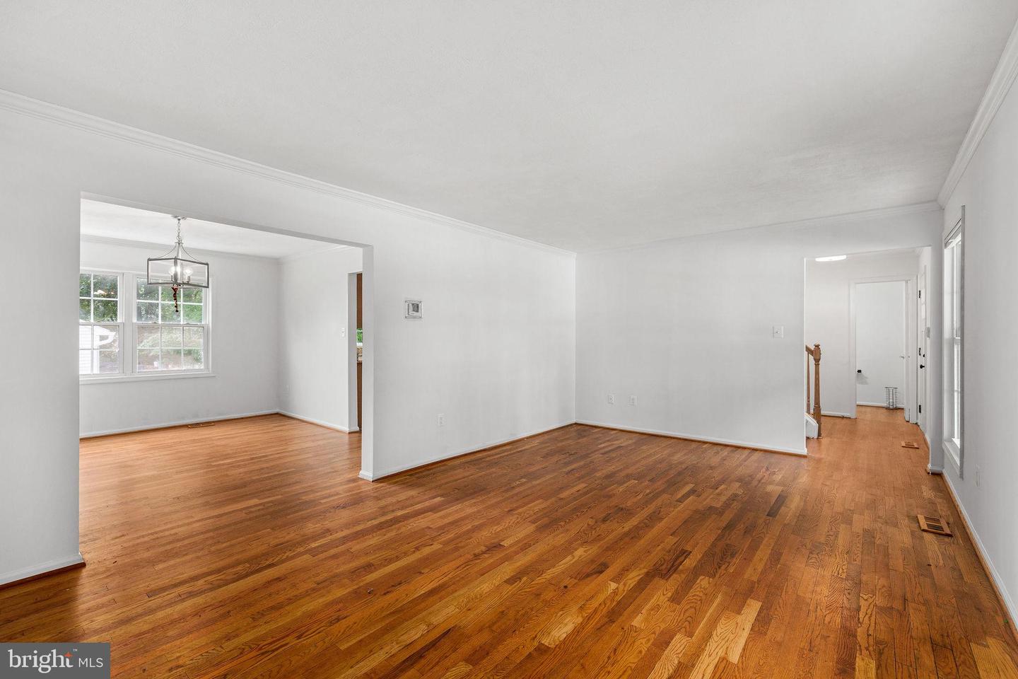 8321 TERRA GRANDE AVE, SPRINGFIELD, Virginia 22153, 5 Bedrooms Bedrooms, ,3 BathroomsBathrooms,Residential,For sale,8321 TERRA GRANDE AVE,VAFX2268904 MLS # VAFX2268904