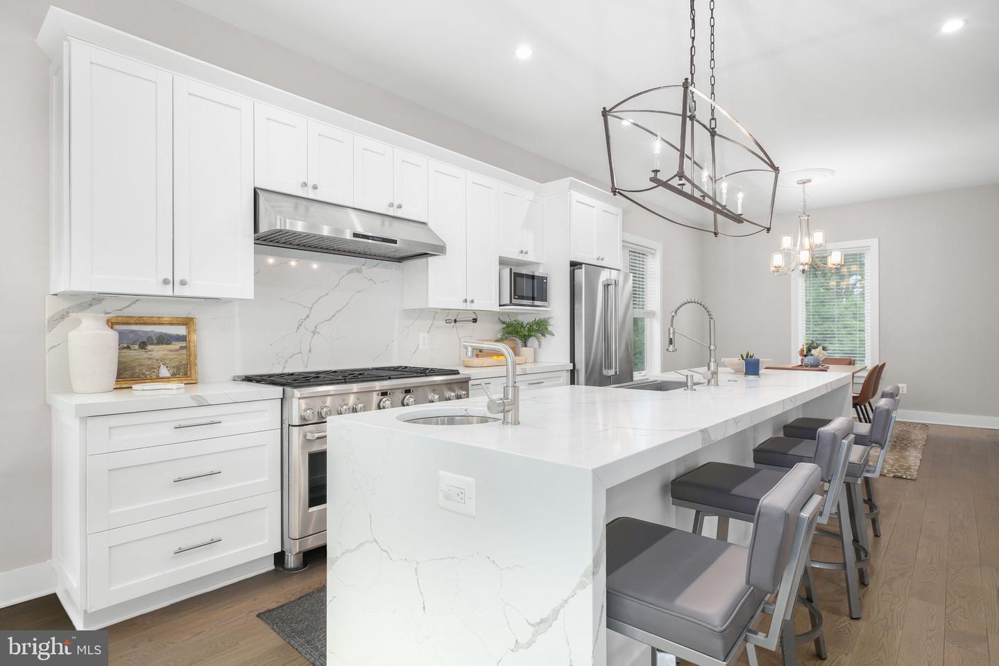 5911 MOUNT VERNON BLVD, LORTON, Virginia 22079, 5 Bedrooms Bedrooms, ,5 BathroomsBathrooms,Residential,For sale,5911 MOUNT VERNON BLVD,VAFX2268910 MLS # VAFX2268910