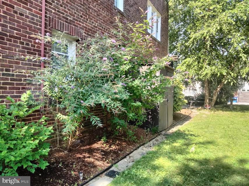 2228 40TH ST NW #1, WASHINGTON, District Of Columbia 20007, 1 Bedroom Bedrooms, 5 Rooms Rooms,1 BathroomBathrooms,Residential,For sale,2228 40TH ST NW #1,DCDC2222194 MLS # DCDC2222194